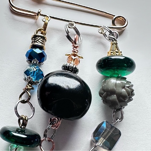 Rubyrudi Jewelry - Brooch | Hand Crafted | Glass Beaded |  Pin Artisan Multicolor Wire-Wrapped OOAK